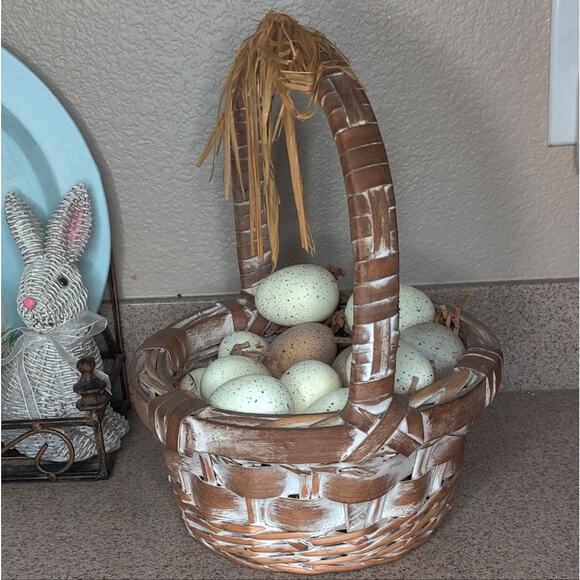 Large Wicker Rattan Neutral Tan Farmhouse Easter Egg Basket - Picture 8 of 12